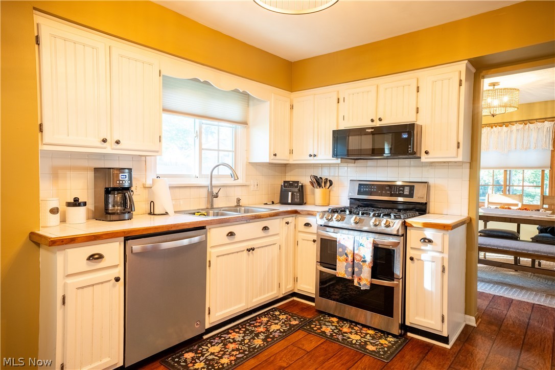 110 Berkshire Road Elyria OH 44035