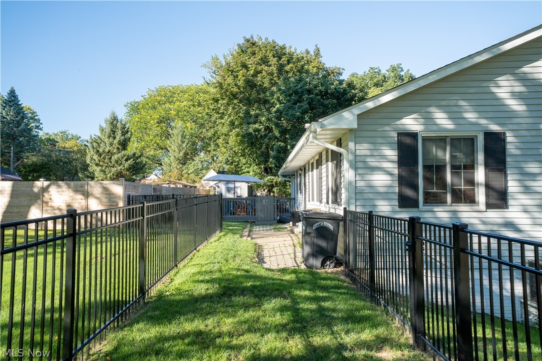 110 Berkshire Road Elyria OH 44035