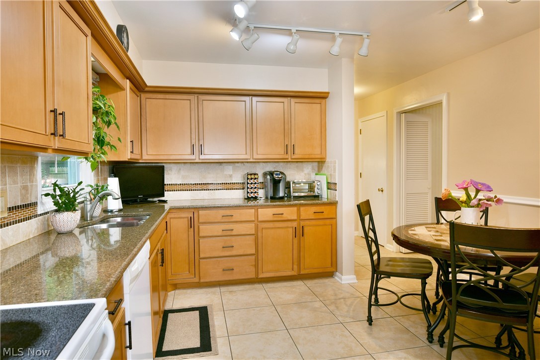 5841 Sampson Drive Girard OH 44420