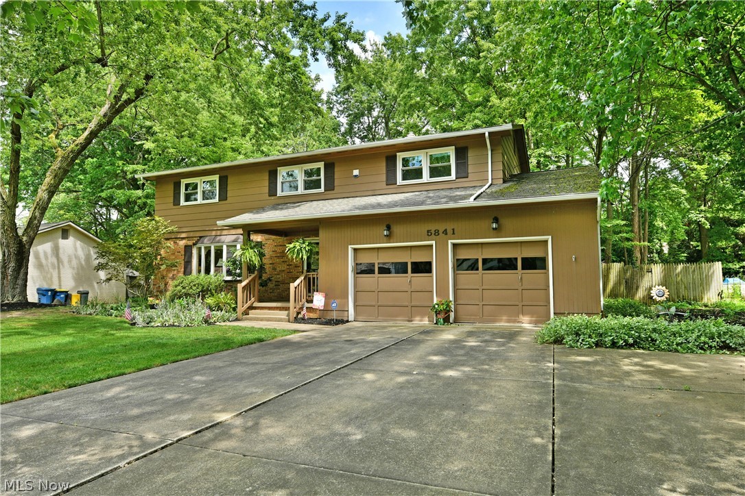 5841 Sampson Drive Girard OH 44420