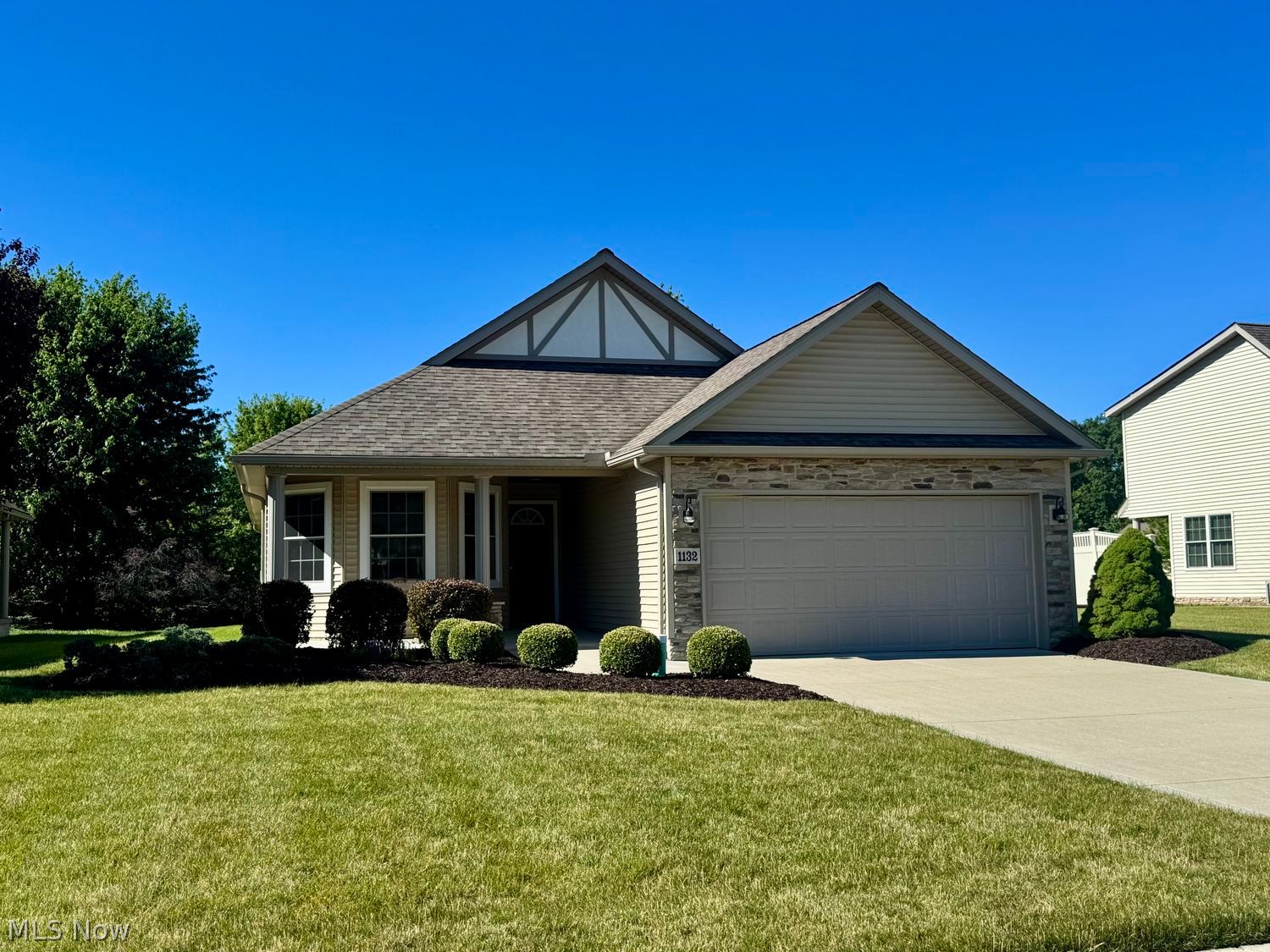 1132 Hunting Hollow Grafton OH 44044