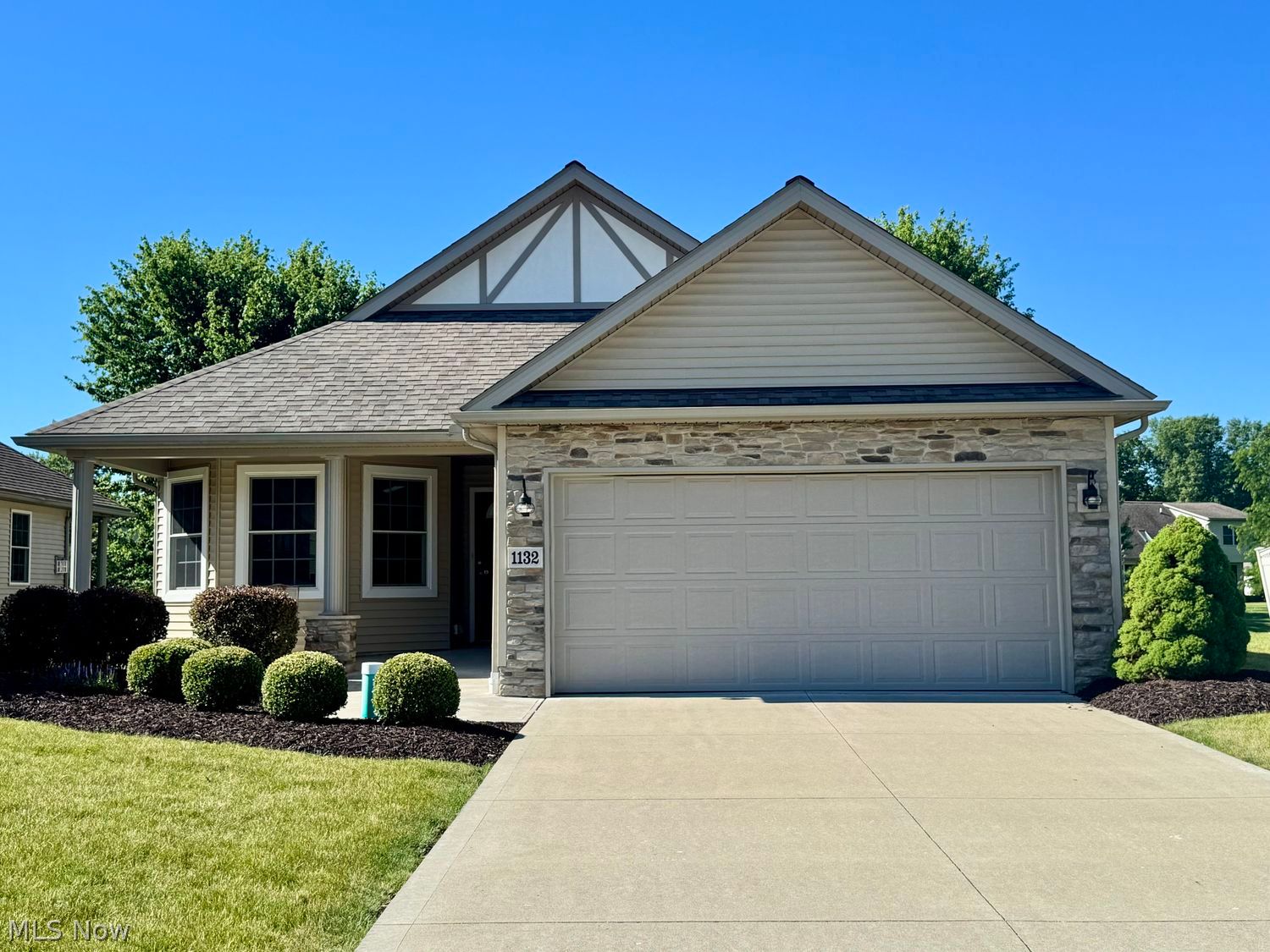 1132 Hunting Hollow Grafton OH 44044