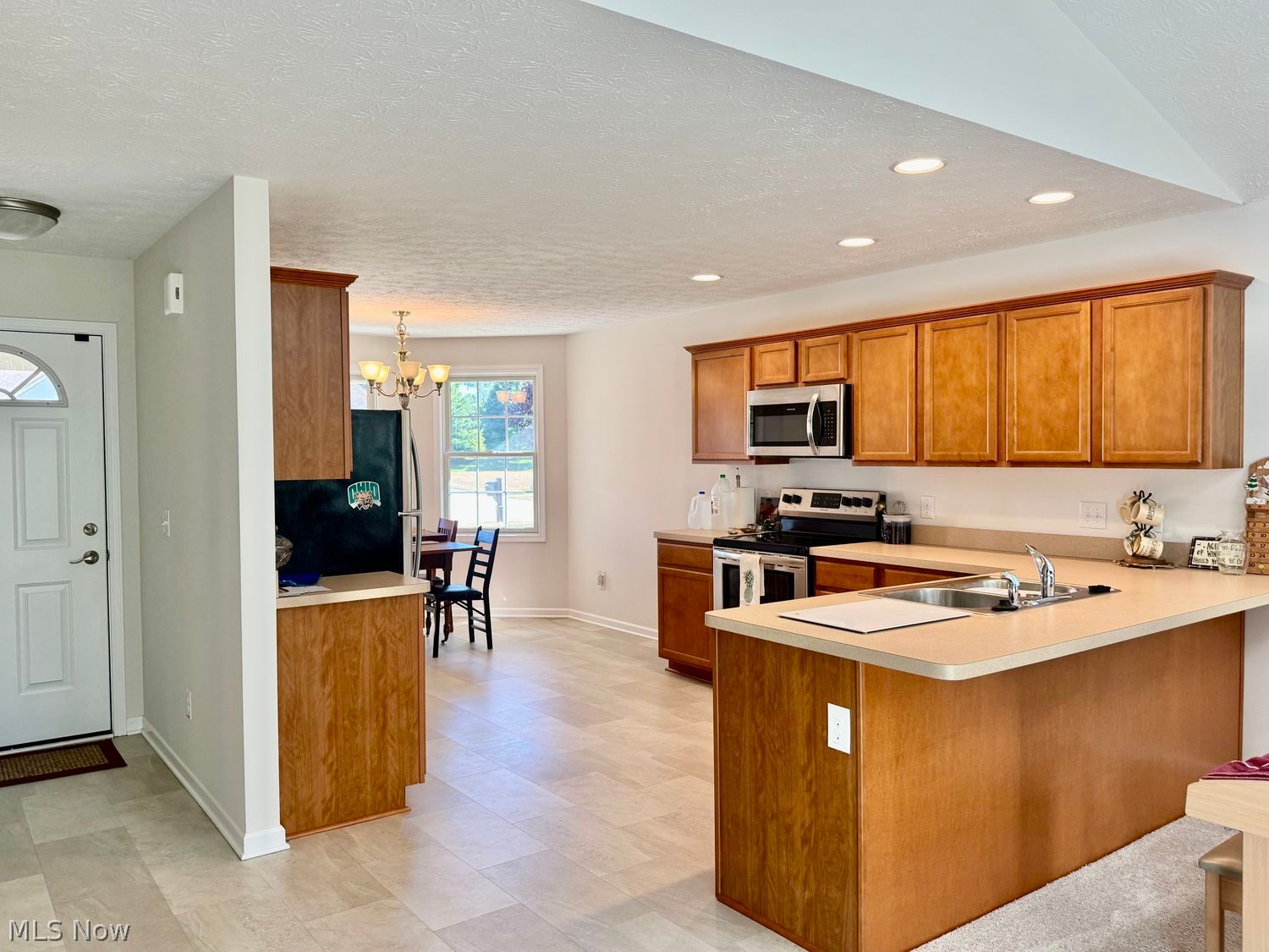 1132 Hunting Hollow Grafton OH 44044