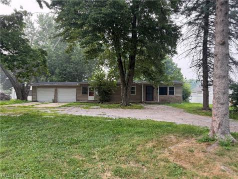 6933 Navarre Road SW Massillon OH 44646