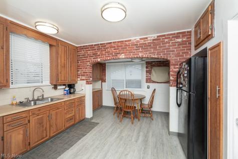 4572 W 149th Street Cleveland OH 44135