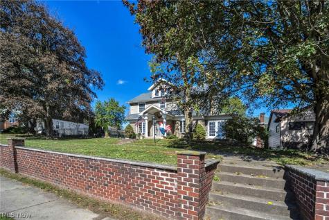 251 Norton Avenue Barberton OH 44203