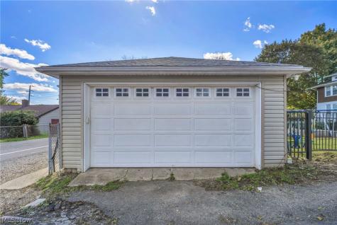 251 Norton Avenue Barberton OH 44203