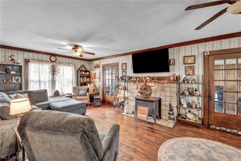 251 Norton Avenue Barberton OH 44203