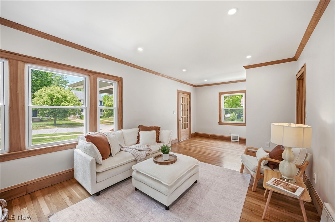 1605 Lewis Drive Lakewood OH 44107