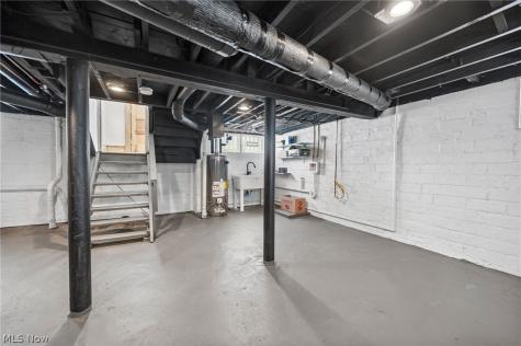 1605 Lewis Drive Lakewood OH 44107