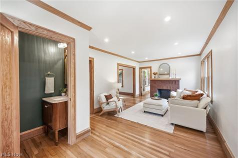 1605 Lewis Drive Lakewood OH 44107