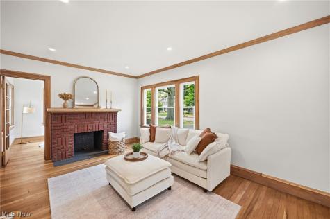 1605 Lewis Drive Lakewood OH 44107