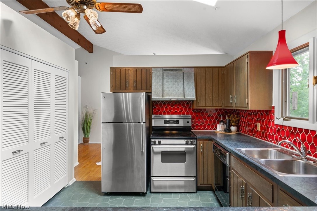 409 Whittlesey Drive Tallmadge OH 44278