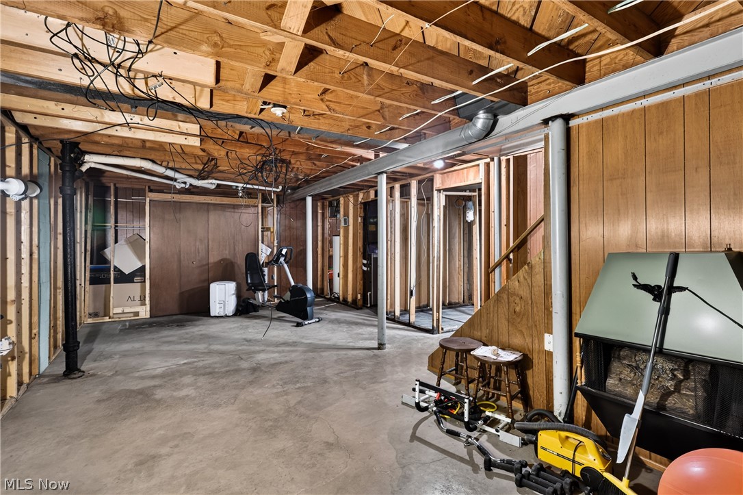 4345 Stoneybrook Drive SE Warren OH 44484