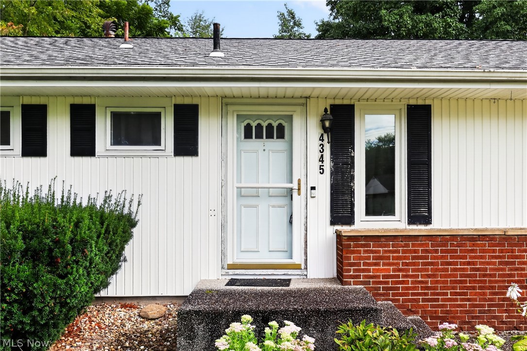 4345 Stoneybrook Drive SE Warren OH 44484