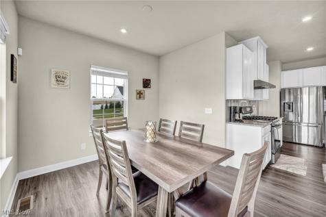 7203 Stonegate Circle NE Canton OH 44721