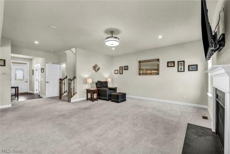 7203 Stonegate Circle NE Canton OH 44721