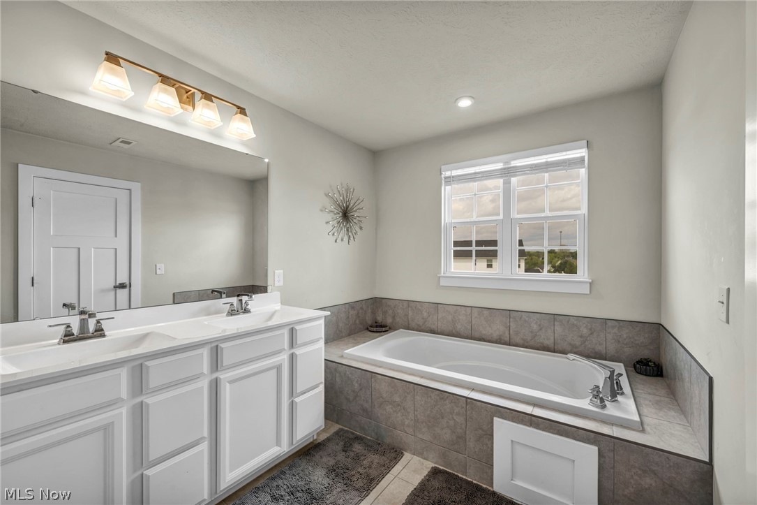 7203 Stonegate Circle NE Canton OH 44721