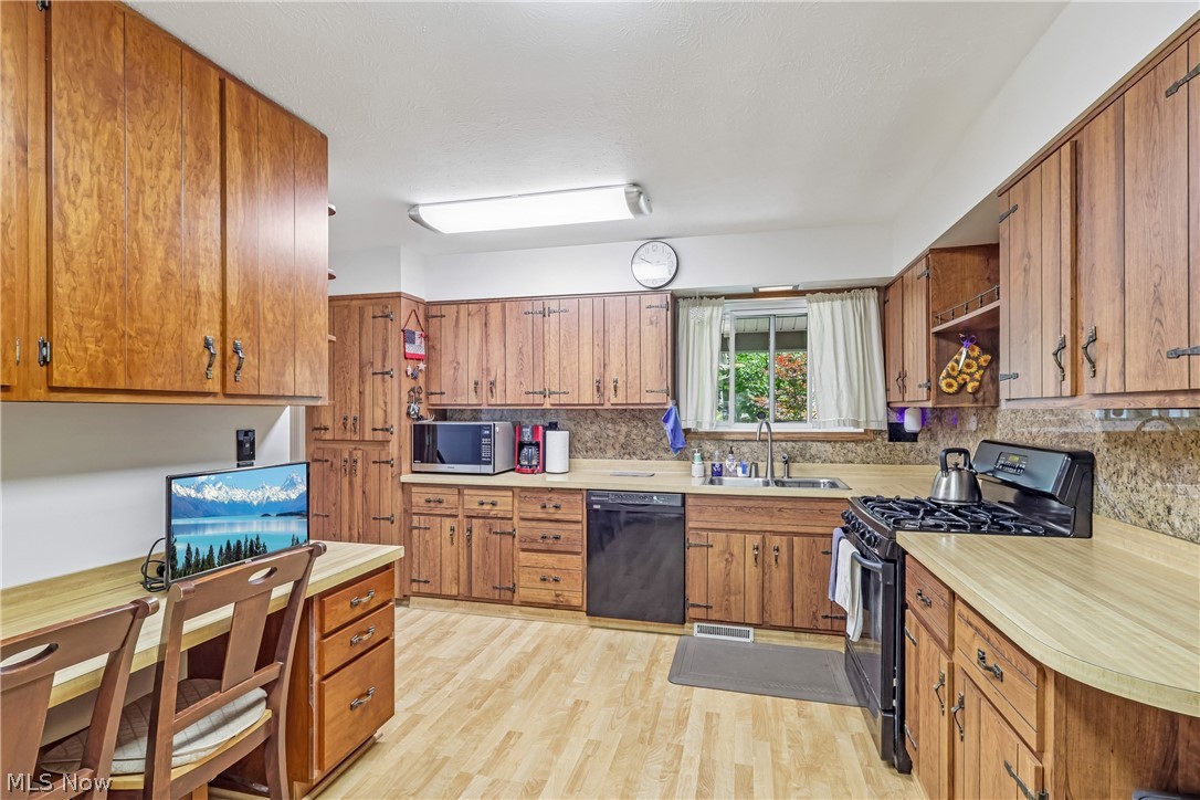 10249 Fairtree Drive Strongsville OH 44149