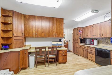 10249 Fairtree Drive Strongsville OH 44149