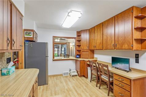 10249 Fairtree Drive Strongsville OH 44149