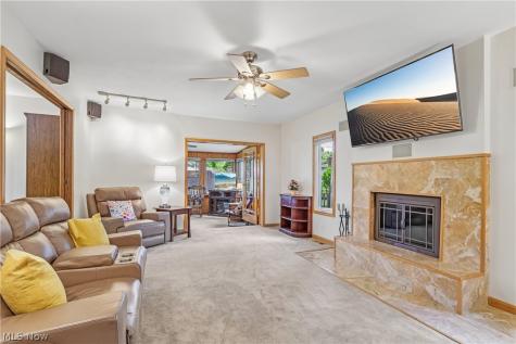 10249 Fairtree Drive Strongsville OH 44149