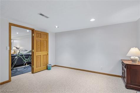 10249 Fairtree Drive Strongsville OH 44149