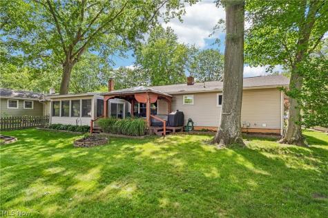 10249 Fairtree Drive Strongsville OH 44149