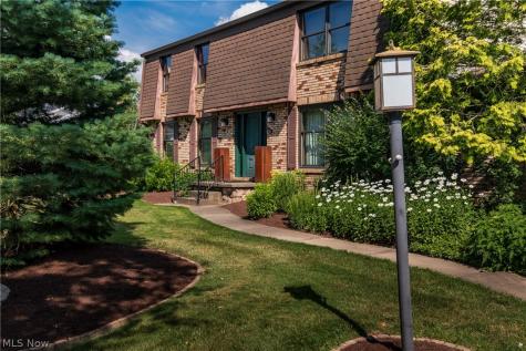 1431 Springhaven Circle NE Massillon OH 44646