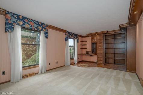 1431 Springhaven Circle NE Massillon OH 44646