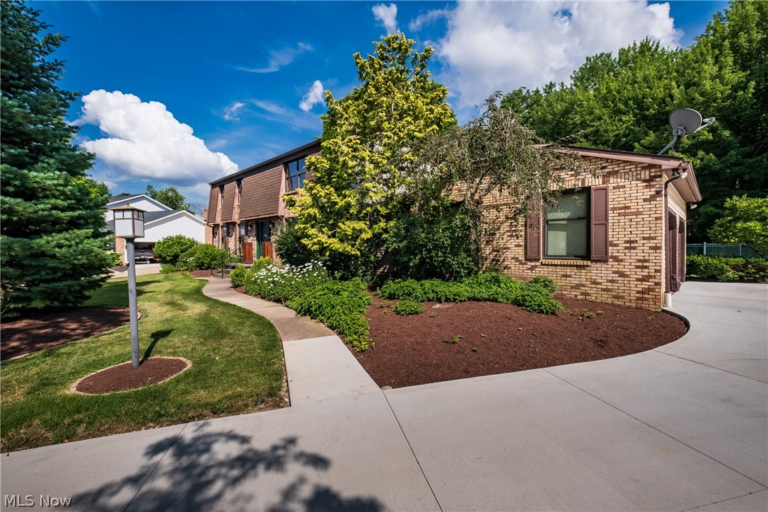 1431 Springhaven Circle NE Massillon OH 44646