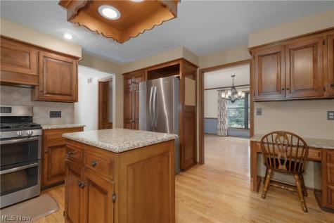 1431 Springhaven Circle NE Massillon OH 44646