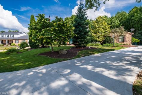 1431 Springhaven Circle NE Massillon OH 44646