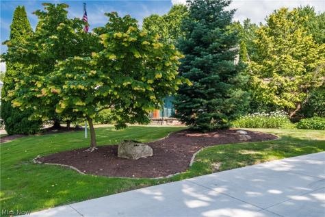 1431 Springhaven Circle NE Massillon OH 44646