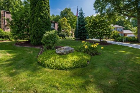 1431 Springhaven Circle NE Massillon OH 44646