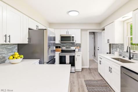 8768 Parkdale Drive North Royalton OH 44133