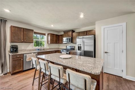 3758 Bradley Road Norton OH 44202
