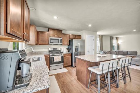 3758 Bradley Road Norton OH 44202