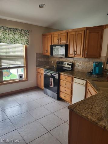 1121 Aubrey Circle Louisville OH 44641