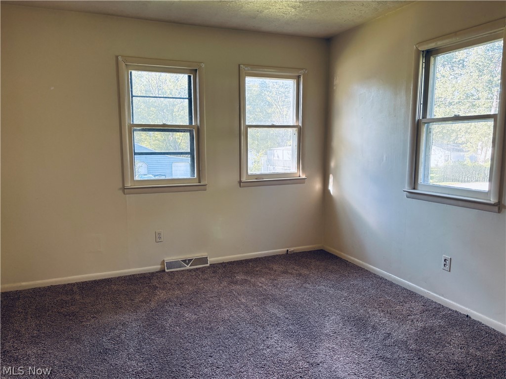 285 W Magnet Street Akron OH 44319
