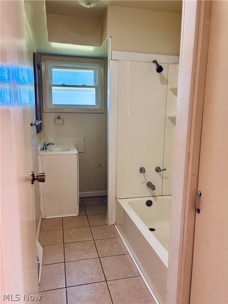 285 W Magnet Street Akron OH 44319