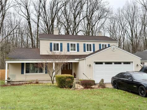 6186 Wild Oak Drive North Olmsted OH 44070