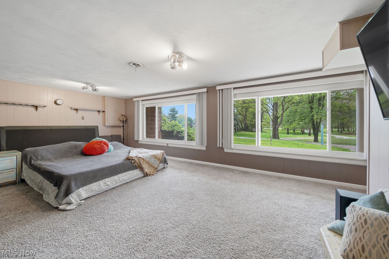 1556 Koons Road North Canton OH 44720