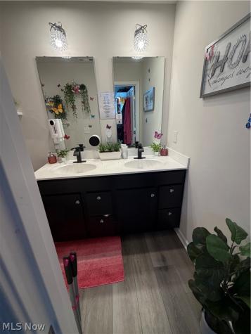 105 Zenith Court Eastlake OH 44095