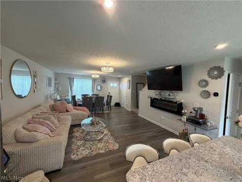105 Zenith Court Eastlake OH 44095
