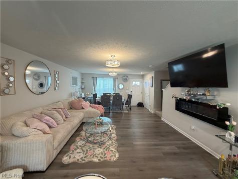 105 Zenith Court Eastlake OH 44095