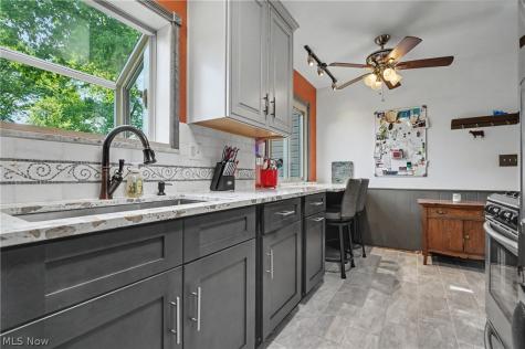 806 Tallkron Drive Akron OH 44305
