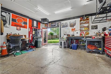 806 Tallkron Drive Akron OH 44305