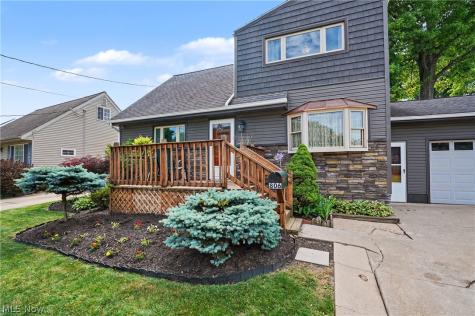 806 Tallkron Drive Akron OH 44305