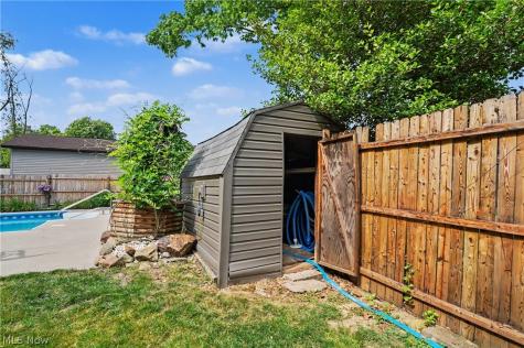 806 Tallkron Drive Akron OH 44305